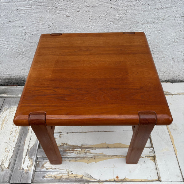 Vintage Dänischer Teak Beistelltisch von Niels Bach für Randers Møbelfabrik