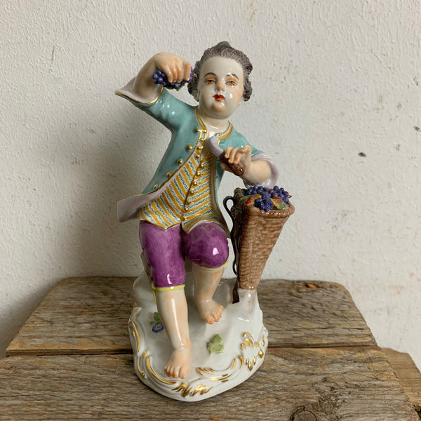 Porzellan Figur Junge mit Trauben von Meissen