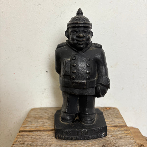 Vintage Figur Schutzmann mit Pickelhaube Gußeisen IPA Mettmann Düsseldorf