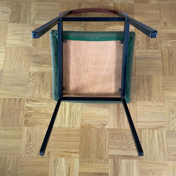 Minimalistisches skandinavisches Design 6 Stühle und ein ausziehbarer Esstisch