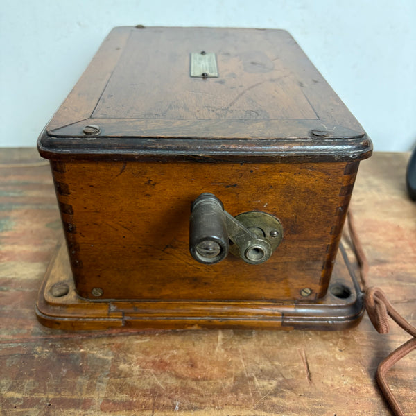 Antikes Wandtelefon