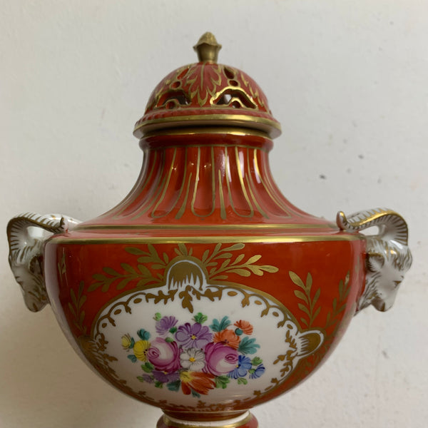 Vintage Porzellan Deckelvase von Dresdner Porzellanmanufaktur