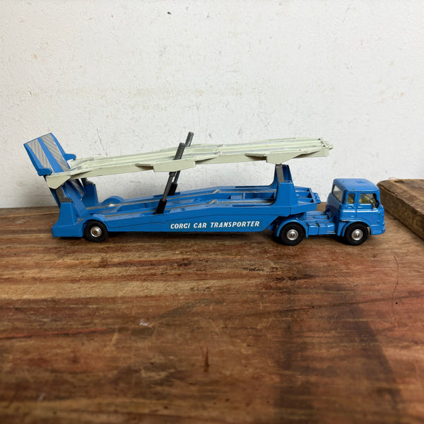 Carrimore Autotransporter mit Bedford Zugmaschine Modellnummer 1105 von Corgi Toys