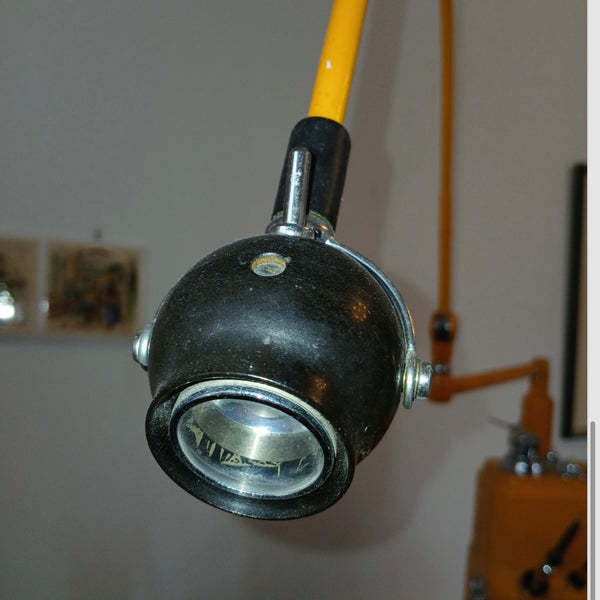 Vintage Zahnarztstuhl mit Behandlungseinheit