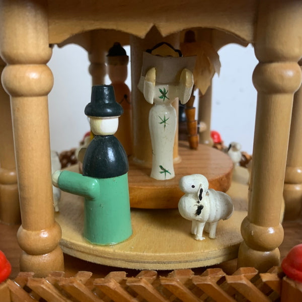 Vintage Weihnachtspyramide aus dem Erzgebirge