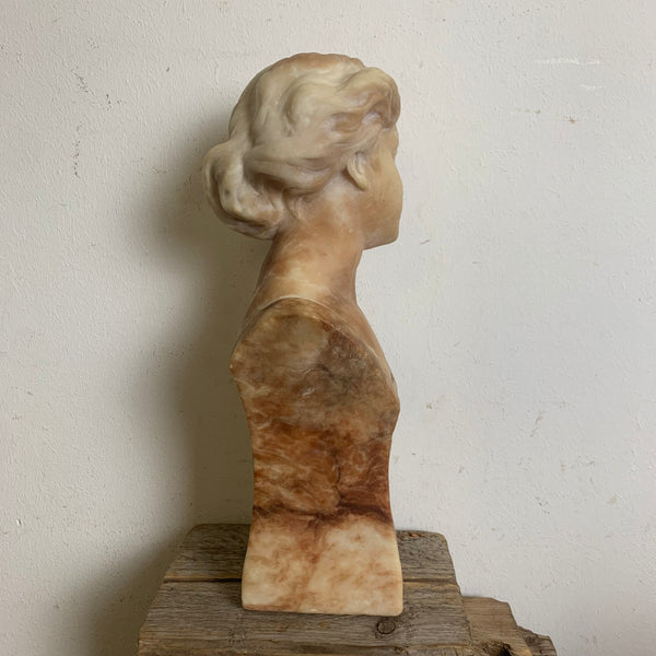 Marmor Büste einer jungen Frau von Fritz Kochendörfer