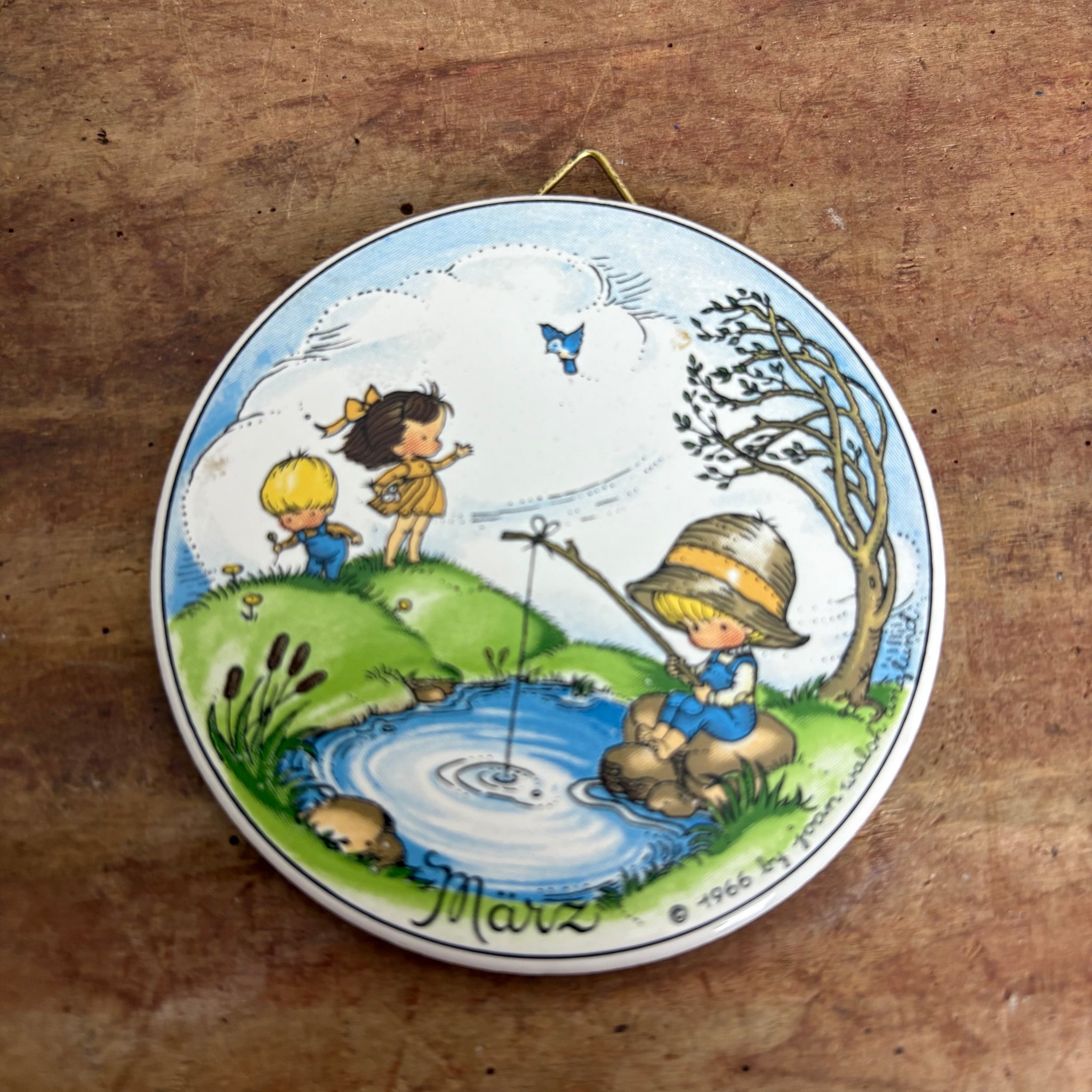 Vintage kleiner Wandteller März von Joan Walsh Anglund
