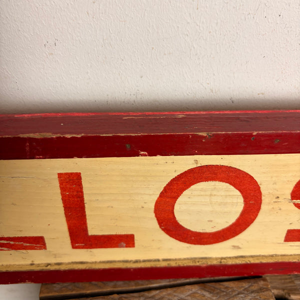 Vintage Holzschild Hustelinchen von Villosa