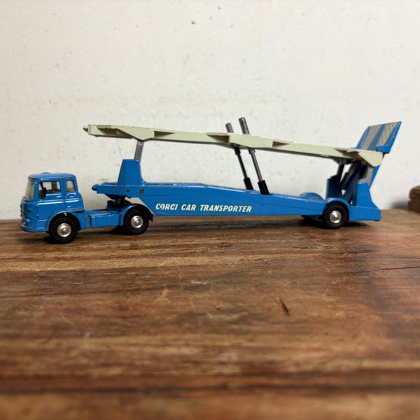 Carrimore Autotransporter mit Bedford Zugmaschine Modellnummer 1105 von Corgi Toys