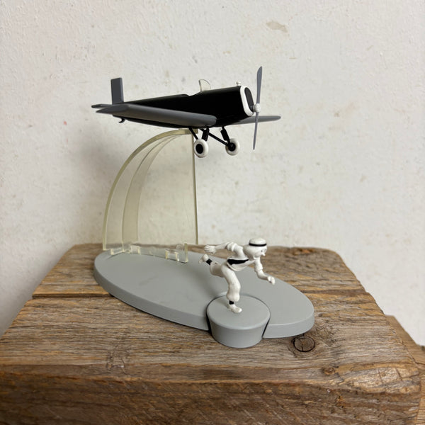 Modell Figur und Buch Tim und Struppi das Syldavisches Flugzeug Des Arabischen Prinzen mit Tim aus Die Zigarren des Pharao