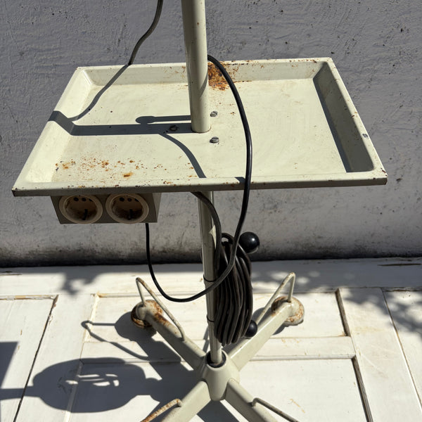 Vintage Gelenkarm Werkstatt Lampe mit Tisch und Rollen von Rademacher