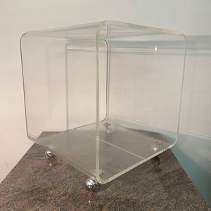 Vintage Space Age Beistelltisch aus Acrylglas auf Rollen