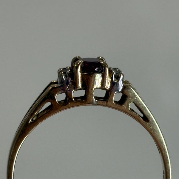 Rubinring mit brillanten umfasst aus 585er Gold