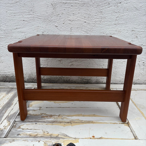 Vintage Dänischer Teak Beistelltisch von Niels Bach für Randers Møbelfabrik