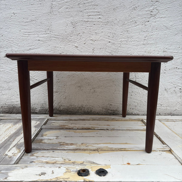 Vintage skandinavischer Design Teak Beistelltisch