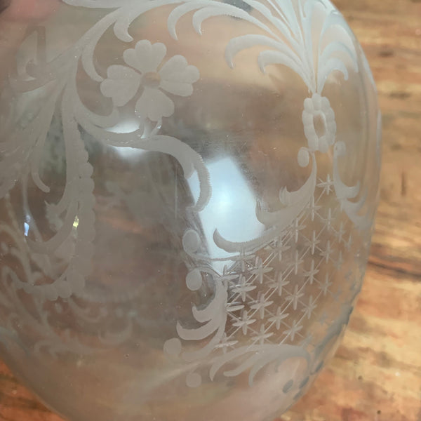 Feine Jugendstil Glas Vase mit romantische Szene