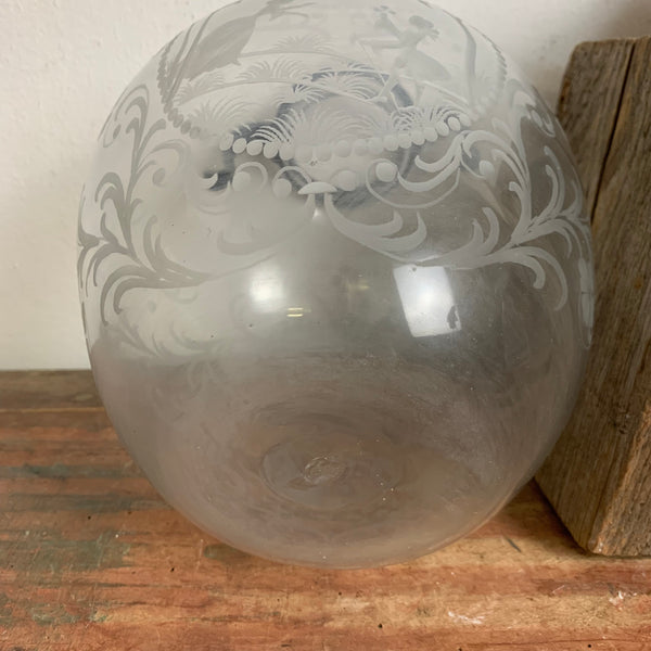 Feine Jugendstil Glas Vase mit romantische Szene
