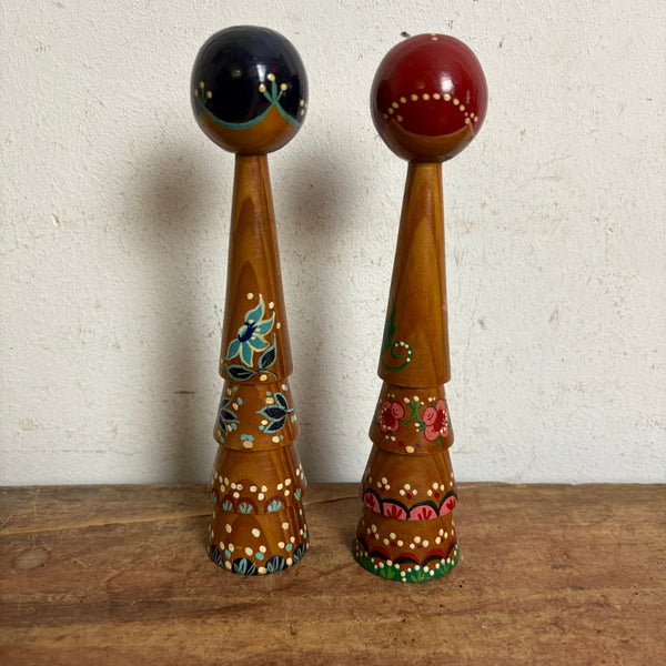 2 vintage Folklore Holz Puppen