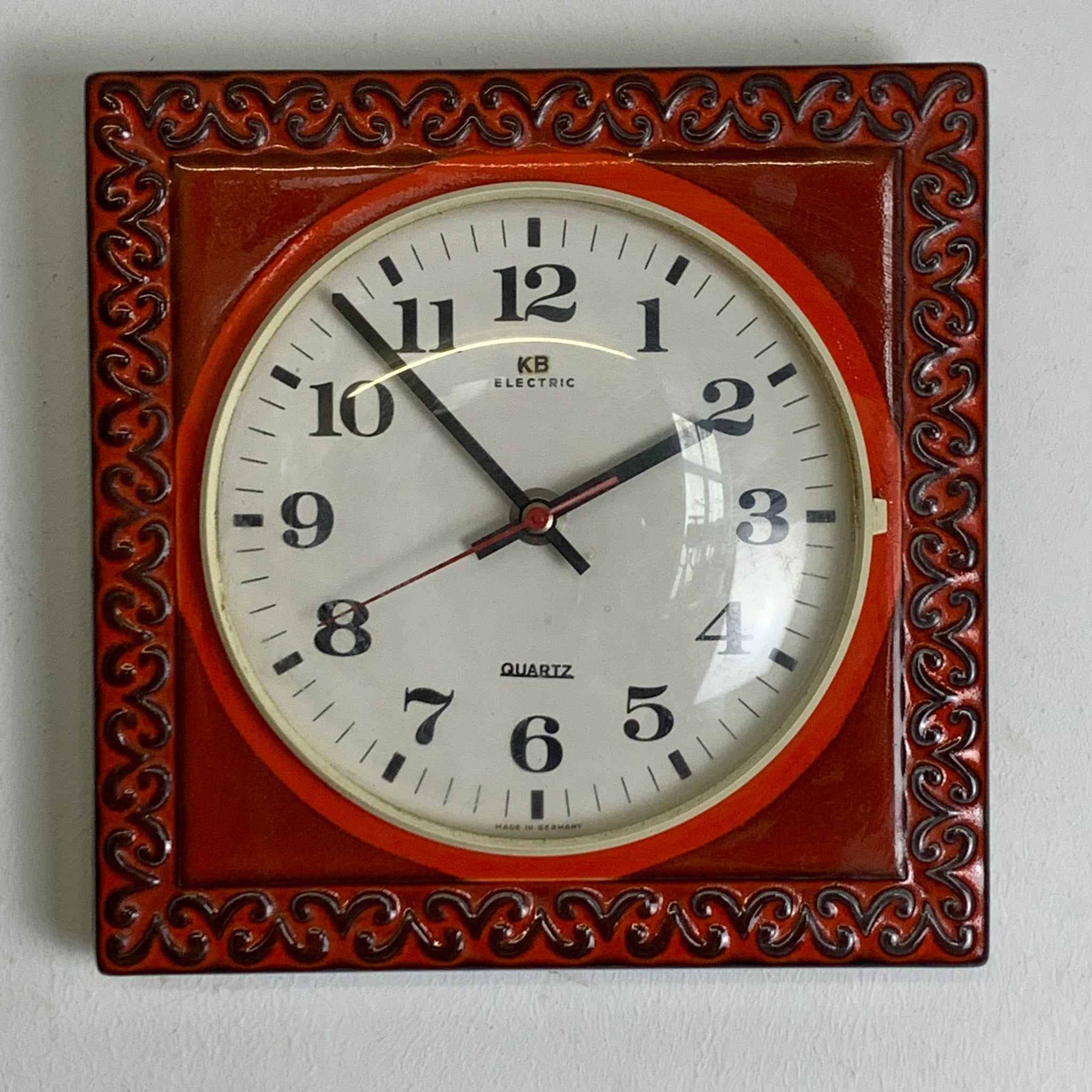 Vintage Keramik Wanduhr von KB Electric