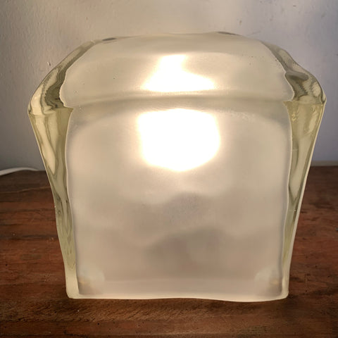 Iviken Ice Cube Tischlampe von Ikea