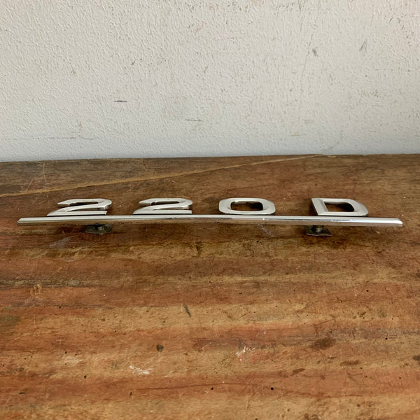 Emblem Mercedes Benz 220D Typenschild für W123