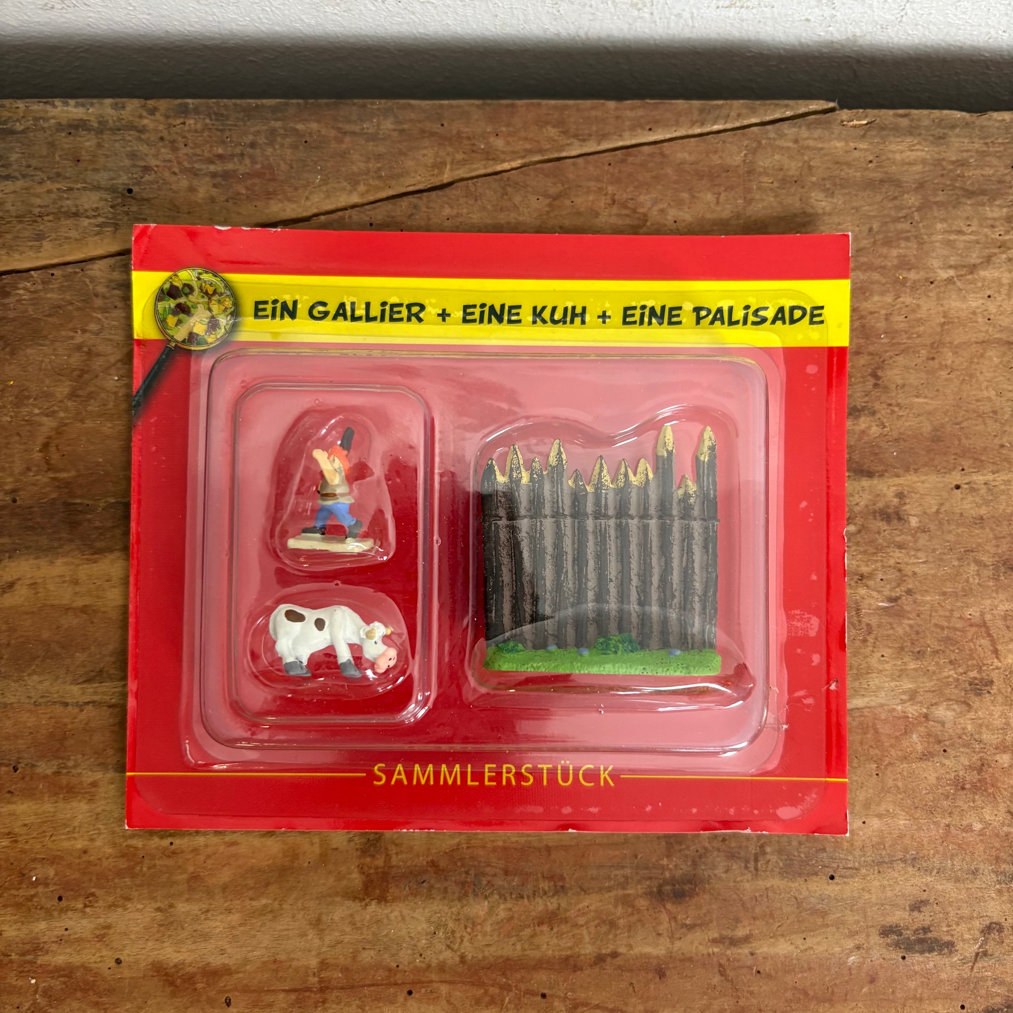 Asterix Das gallische Dorf Figur  Nr. 31 EiN GALLIER + EiNE KUH + EiNE PALISADE von Hachette