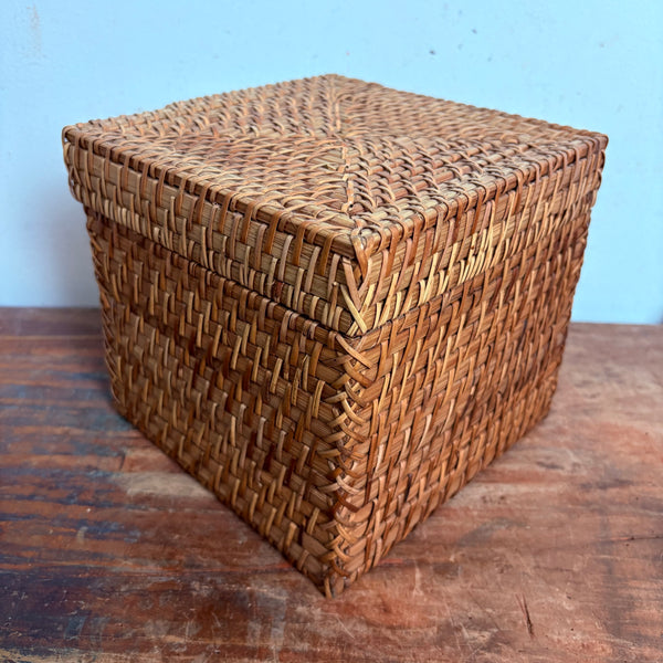 Vintage hochwertiger Rattan Korb mit Deckel