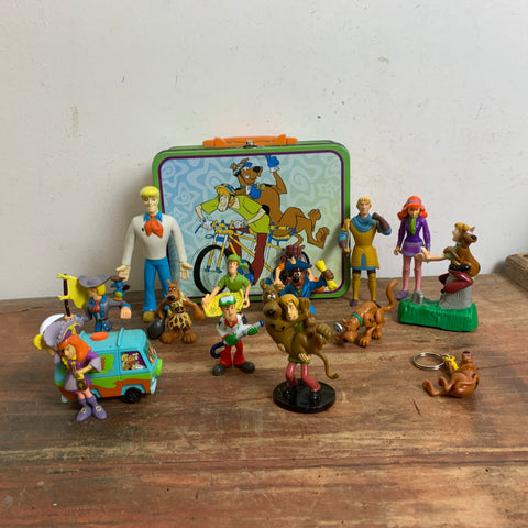 Konvolut Scooby Doo Figuren und Lunchbox