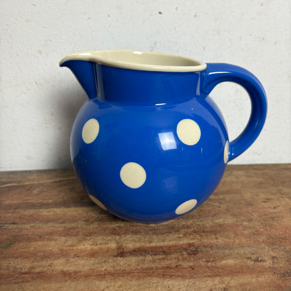 Art Deco blauer Krug weiße Punkte von Villeroy und Boch