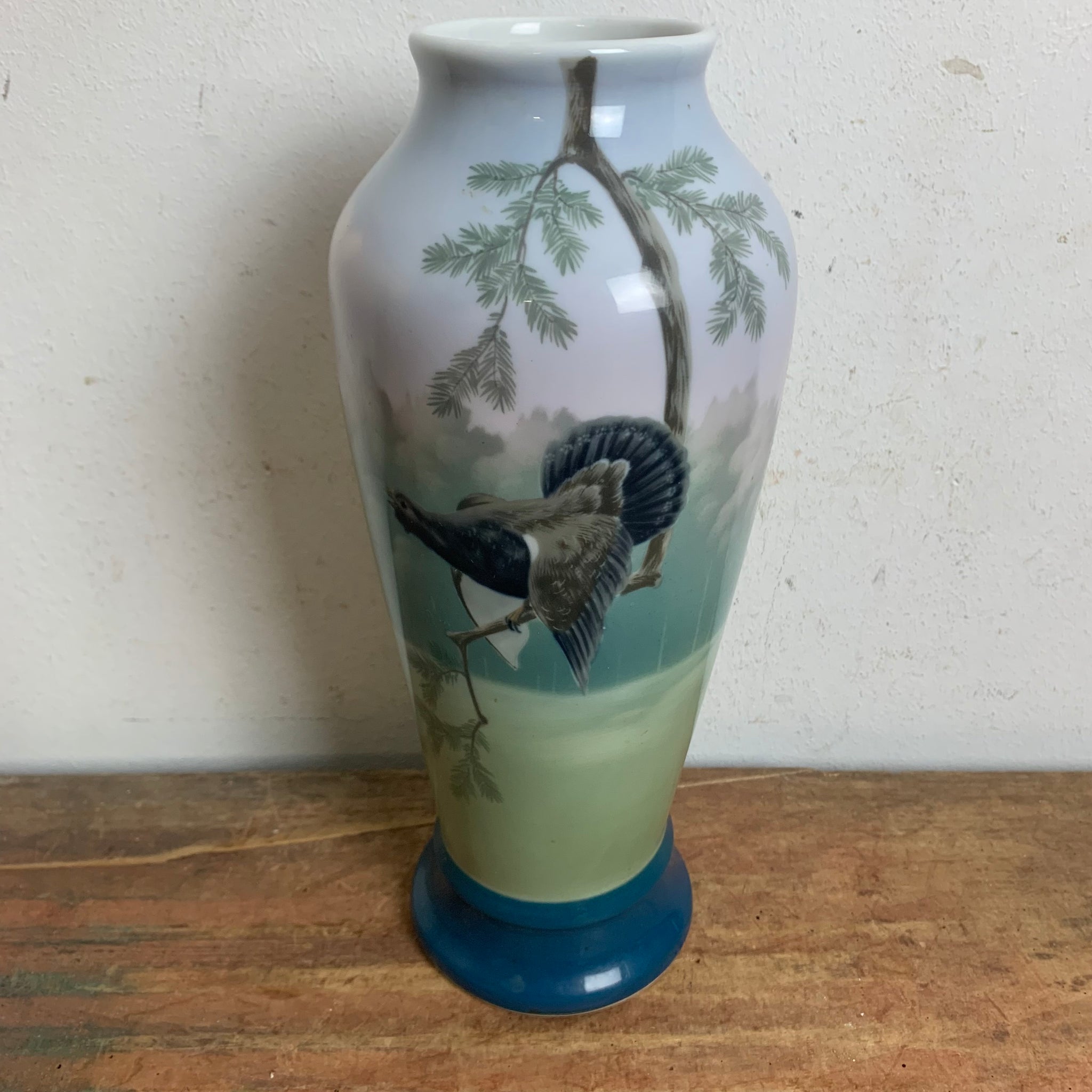 Antike Jugendstil Porzellan Vase Motiv Auerhahn von Wilhelm Jäger