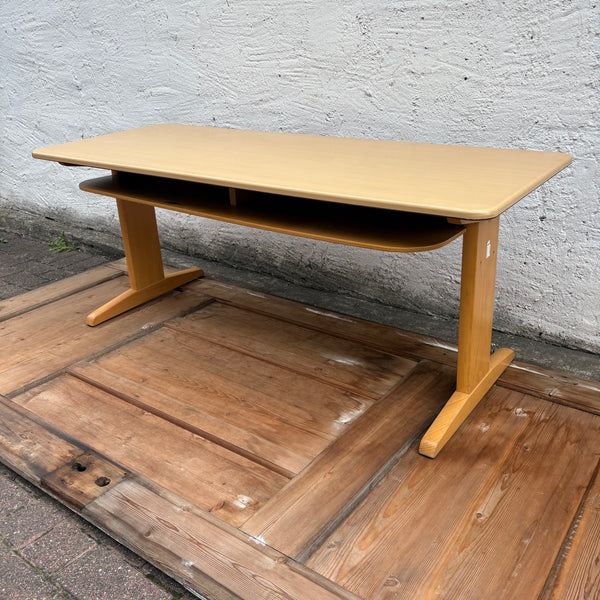 Vintage kleiner Kindertisch Schule von VS