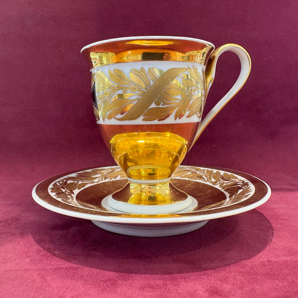 Patriotische Porzellan Prunktasse mit Eisernem Kreuz 1914 von KPM Zeptermarke