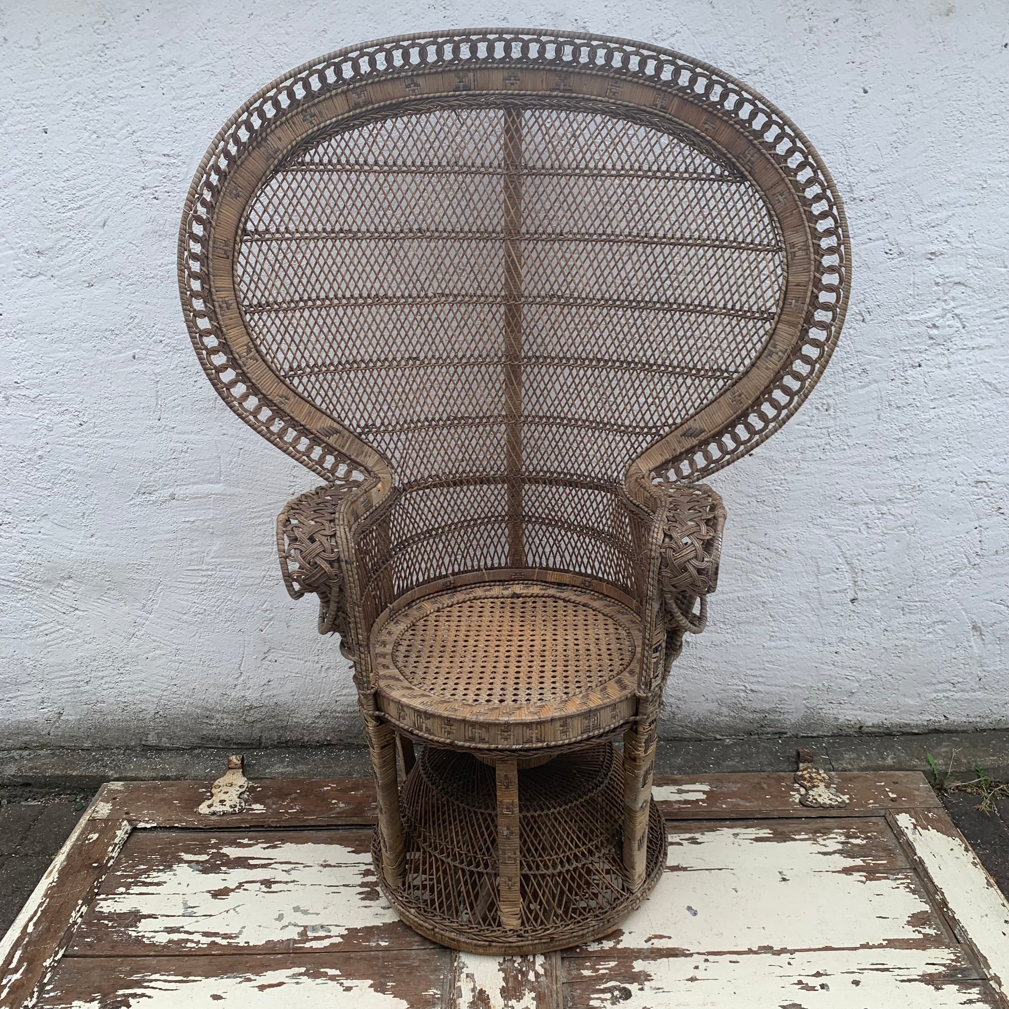 Vintage Rattan Peacock Chair Emanuelle