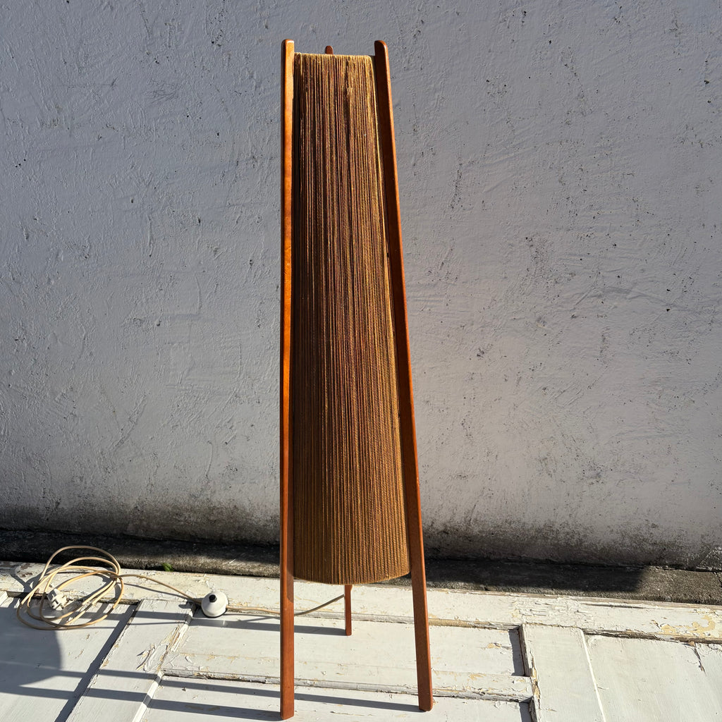 Vintage Mid Century Stehlampe aus Sisal und Teak von Temde – Trödelfuchs Vintage Shop