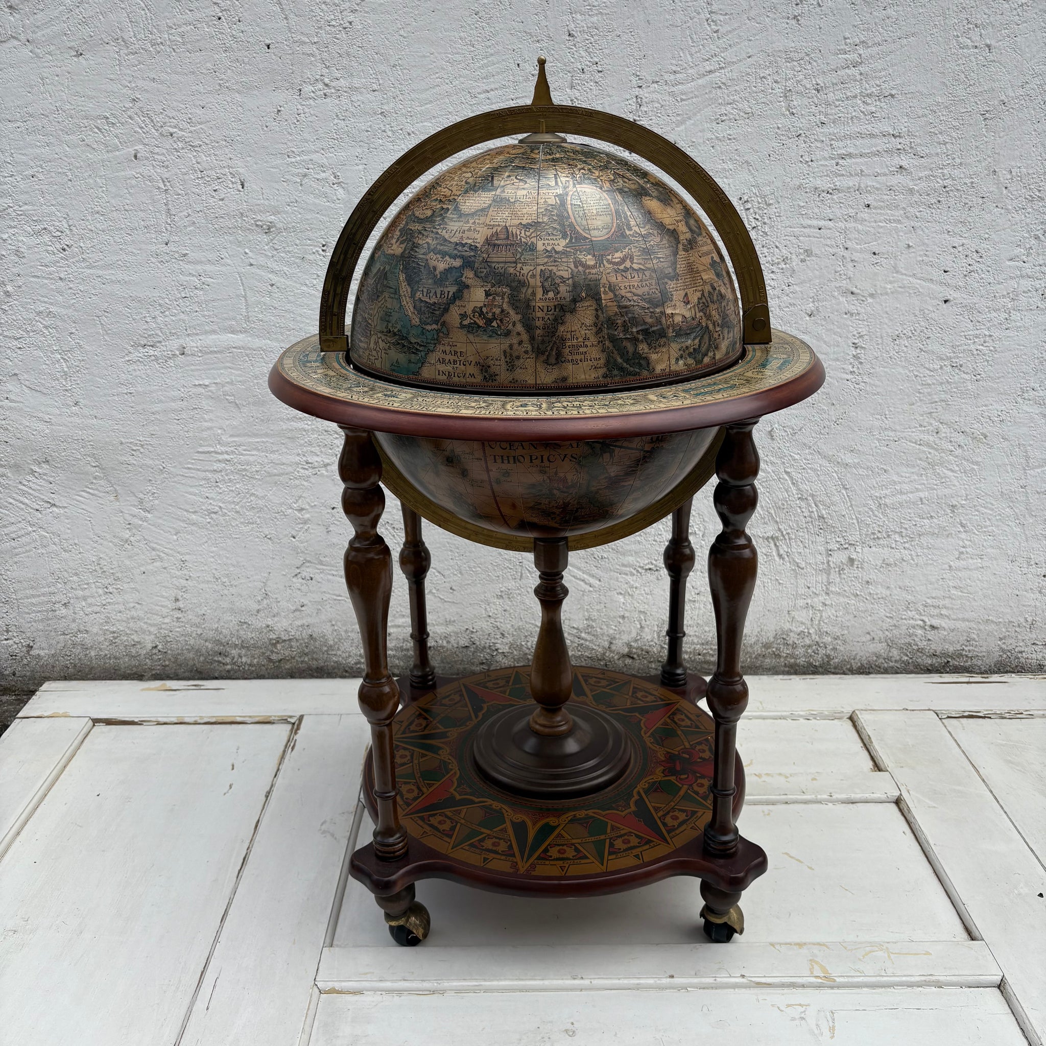 Vintage Globus Bar