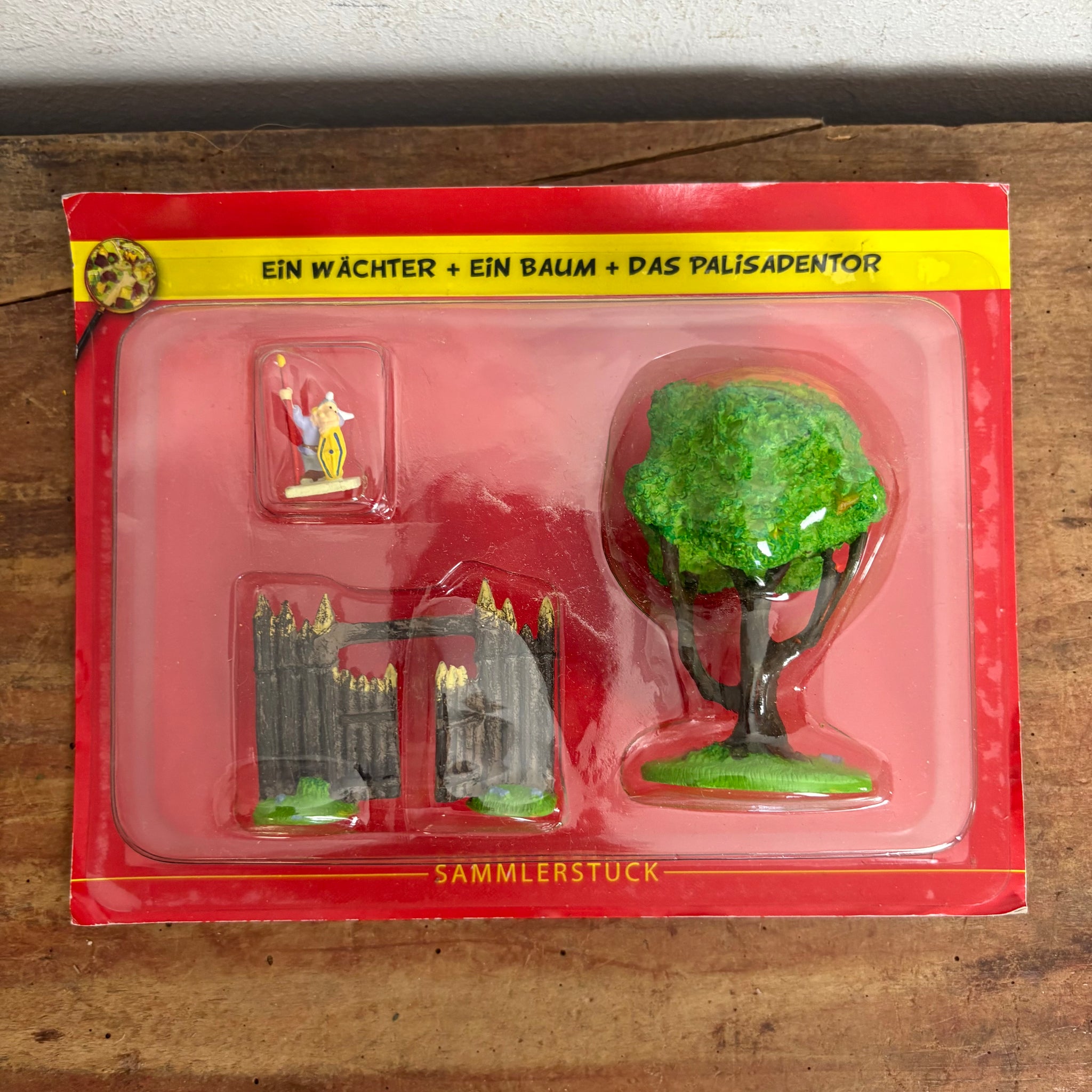 Asterix Das gallische Dorf Figur  Nr. 12 EiN WÄCHTER + EiN BAUM + DAS PALISADENTOR von Hachette