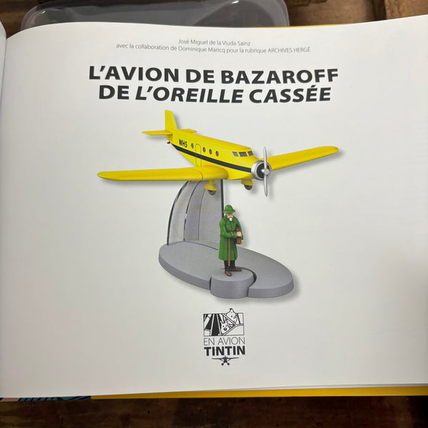 Modell Figur und Buch Tim und Struppi Das Gelbe Flugzeug von Bazaroff mit Basil Bazaroff aus Das zerbrochene Ohr