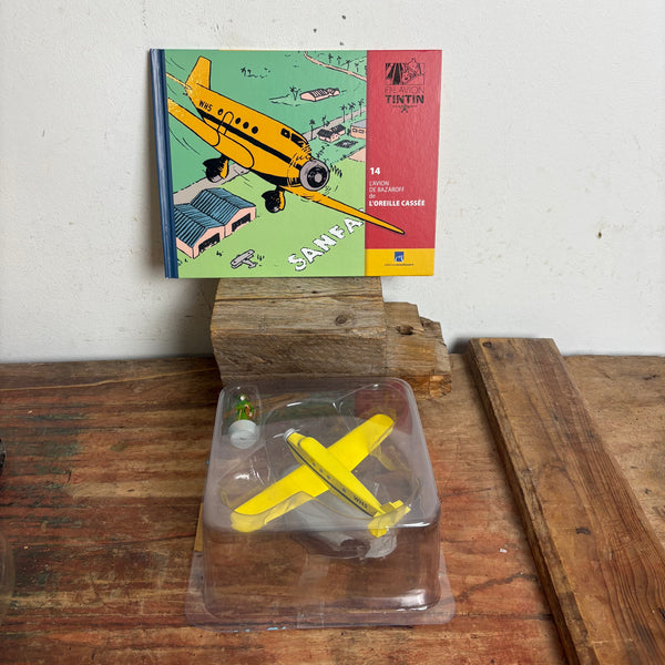 Modell Figur und Buch Tim und Struppi Das Gelbe Flugzeug von Bazaroff mit Basil Bazaroff aus Das zerbrochene Ohr