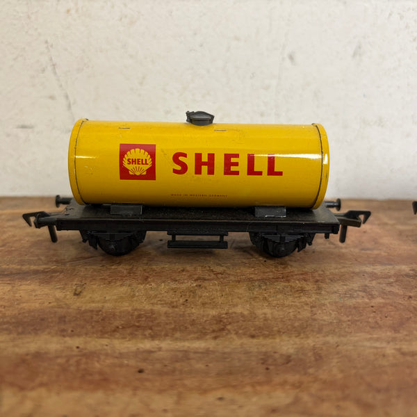 2 Fleischmann Kesselwagen Shell und Avia Blech Spur H0