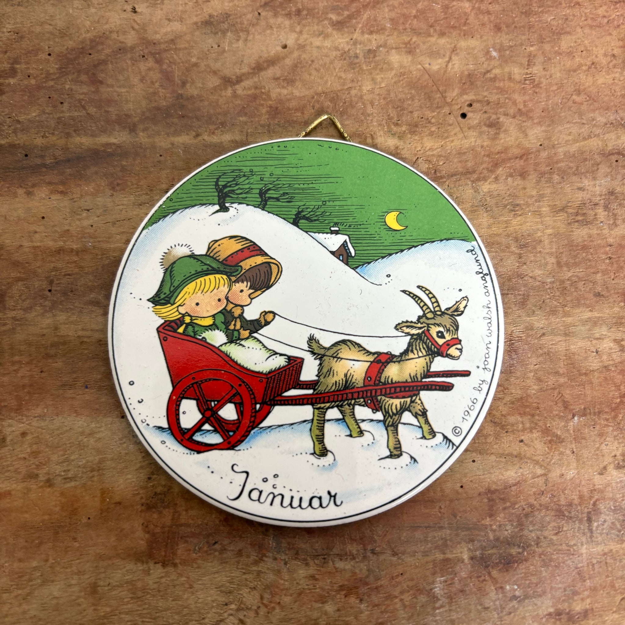Vintage kleiner Wandteller Januar von Joan Walsh Anglund