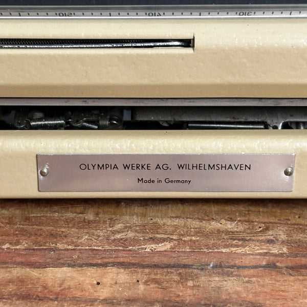 Vintage Reiseschreibmaschine Diplomat von Olympia