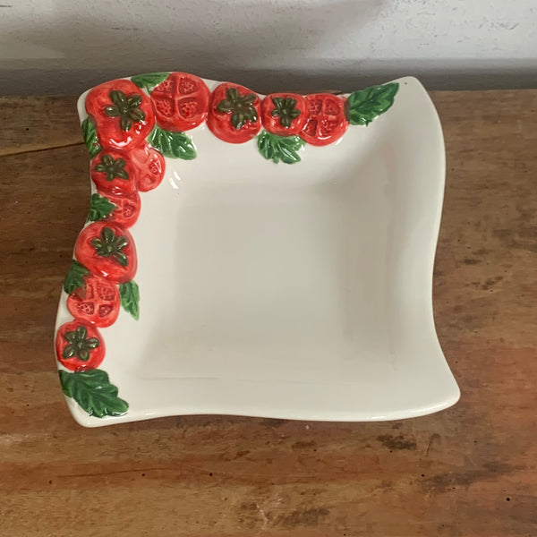 Bassano italienische Keramik gewellte mediterrane Antipasti Schale Tomate