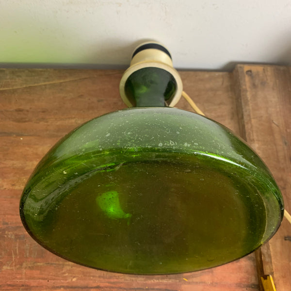 Vintage Tischlampe mit grünem Glasfuß