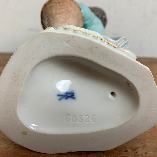 Porzellan Figur Junge mit Trauben von Meissen