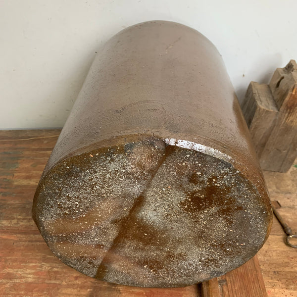 Antike große Flasche aus Steingut