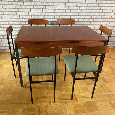 Minimalistisches skandinavisches Design 6 Stühle und ein ausziehbarer Esstisch