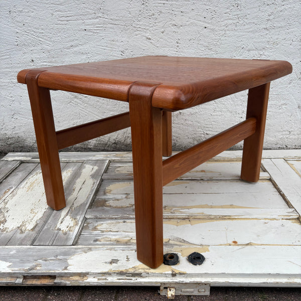 Vintage Dänischer Teak Beistelltisch von Niels Bach für Randers Møbelfabrik