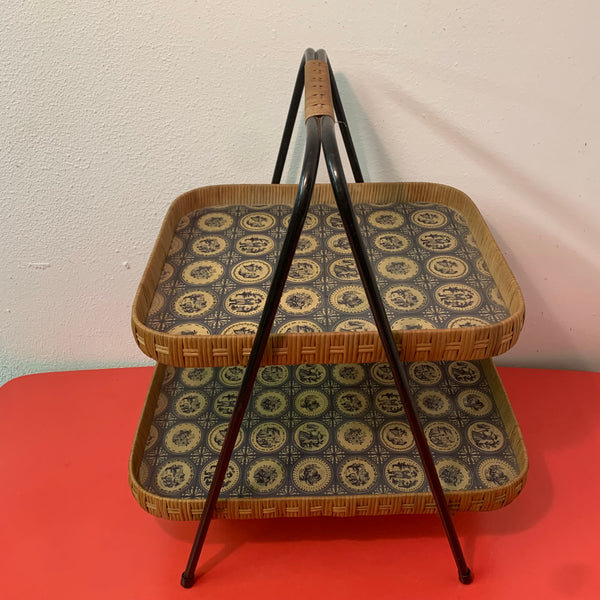 Mid Century Serviertisch aus Rattan