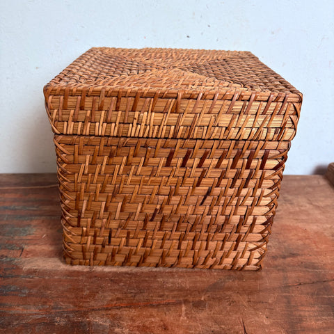 Vintage hochwertiger Rattan Korb mit Deckel