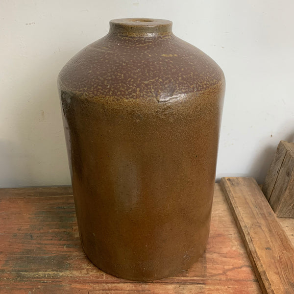 Antike große Flasche aus Steingut